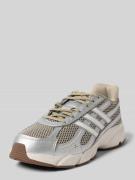 Sneakers met vetersluiting