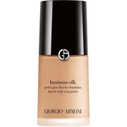 Giorgio Armani Luminous Silk Foundation 5.1 Light To Medium, Pink