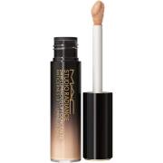 MAC Cosmetics Studio Radiance 24HR Luminous Lift Concealer NW10