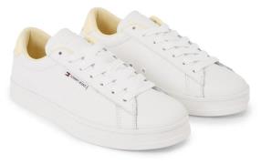 NU 20% KORTING: TOMMY JEANS Sneakers TJW COURT SNEAKER met label, vrij...