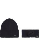 NU 20% KORTING: Calvin Klein Gebreide muts CK METAL BEANIE & HEADBAND