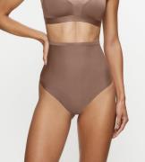 Triumph Slip Shape Smart Highwaist String