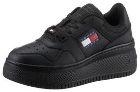 TOMMY JEANS Plateausneakers TJW RETRO BASKET FLATFORM ESS met logo-tek...