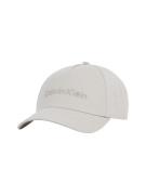 Calvin Klein Baseball pet CK MUST BB CAP met een logo-opschrift