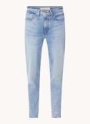 Levi's High waist tapered fit mom jeans in lyocellblend met lichte was...
