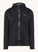 Arc'teryx Beta softshell jack met capuchon en ritszakken